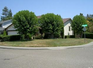 6064 Dawn Dr, Rohnert Park, CA 94928