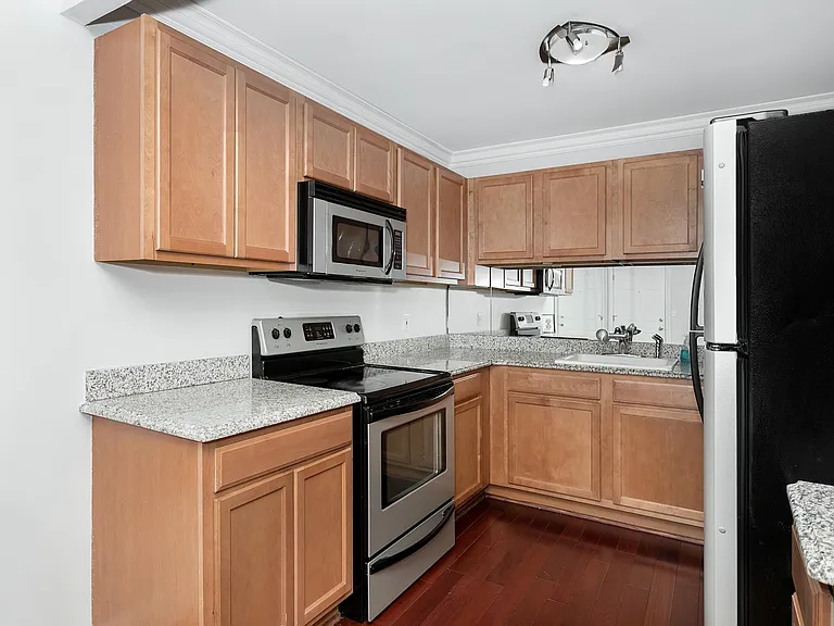 2309 Walton Blvd #32 — Photo 9