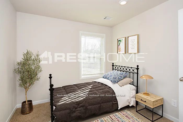 2380 Whitburn Rd — Photo 12