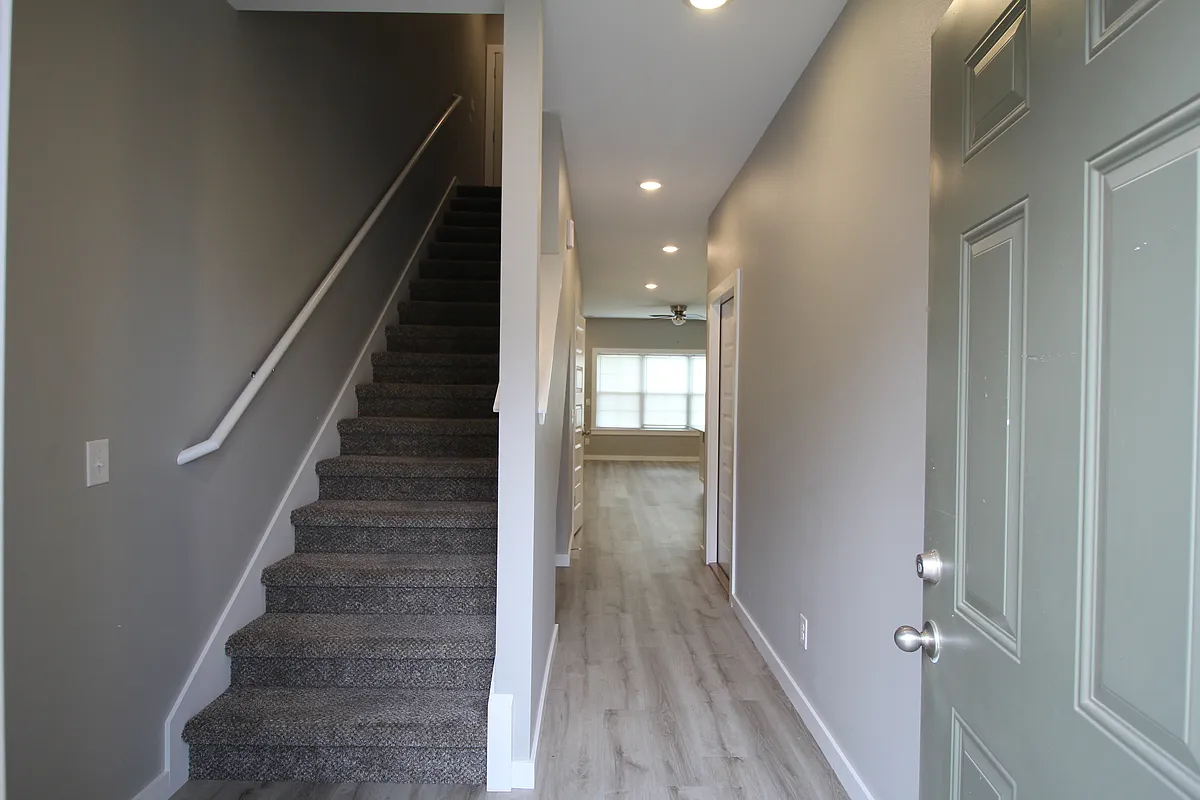 Building Photo - 2713 Vinson Rd