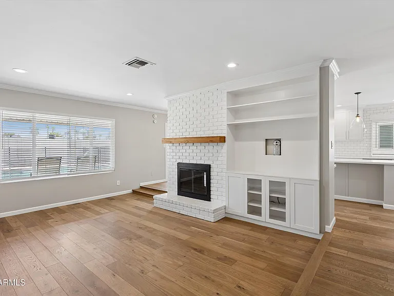 5401 E Beck Ln — Photo 7