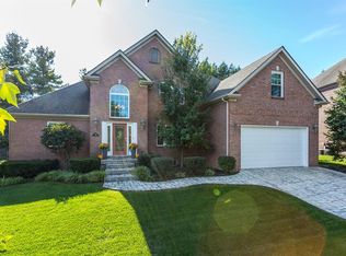 808 Andover Village Dr, Lexington, KY 40509