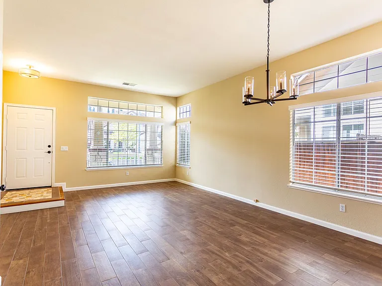 1040 Dellwood Ct — Photo 36