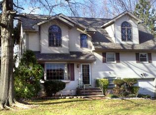 881 Conklin Ave, Maywood, NJ 07607