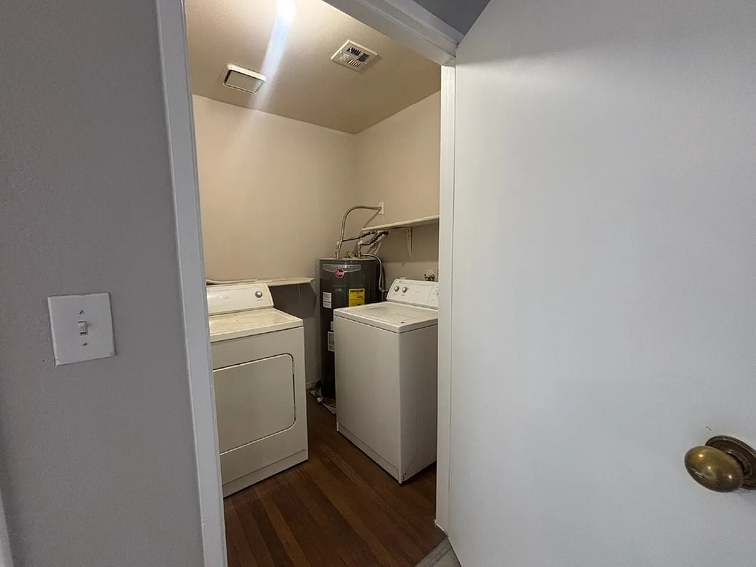 2 bed, 1.0 bath, 803 sqft, $1,200 — Photo 4