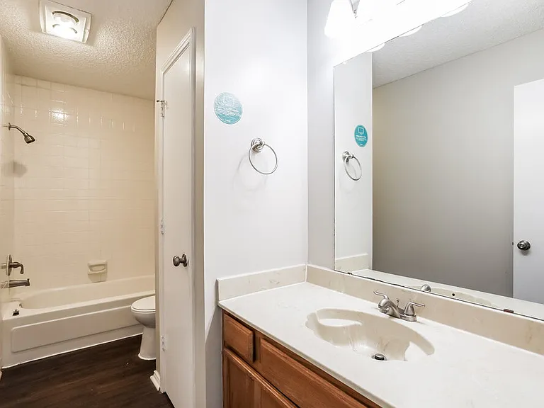 2614 Berkshire Ln — Photo 15