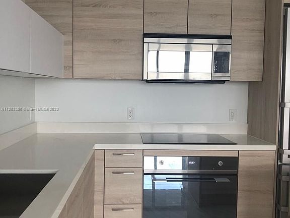 5th image of 16385 Biscayne Blvd Unit 502