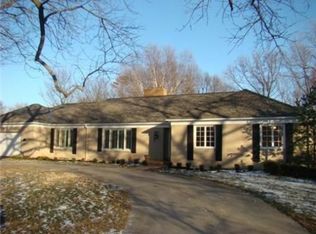 9911 Lee Blvd, Leawood, KS 66206