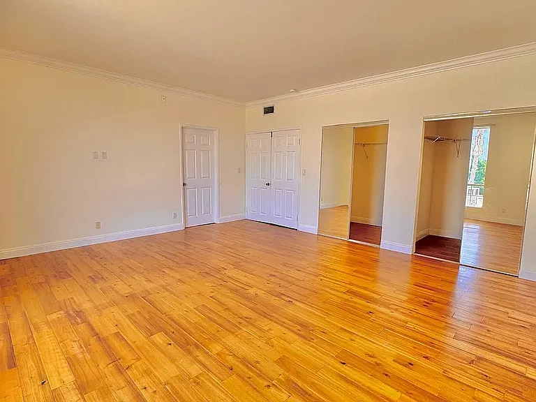 11812 Gorham Ave #Penthouse 1 — Photo 40
