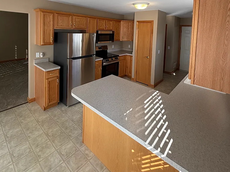 E Greenwood Dr — Photo 1