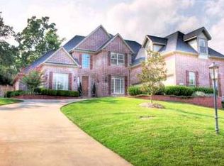 2499 N Candlewood Dr, Fayetteville, AR 72703