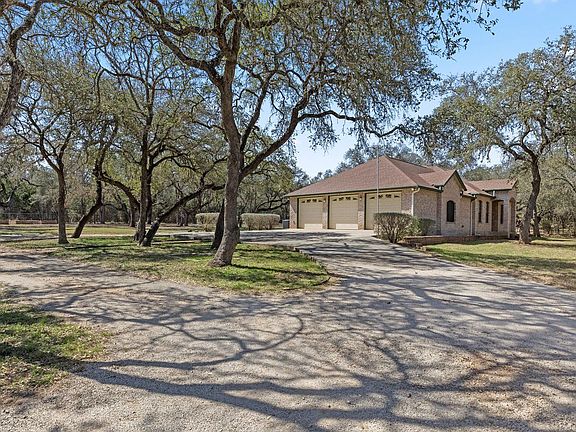 3rd image of 10808 Dedeke Dr