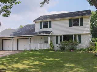 8577 Imperial Ave S, Cottage Grove, MN 55016