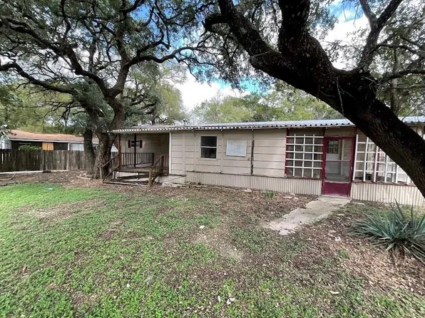 3 Quail Loop, Morgans Pt Resort, TX 76513
