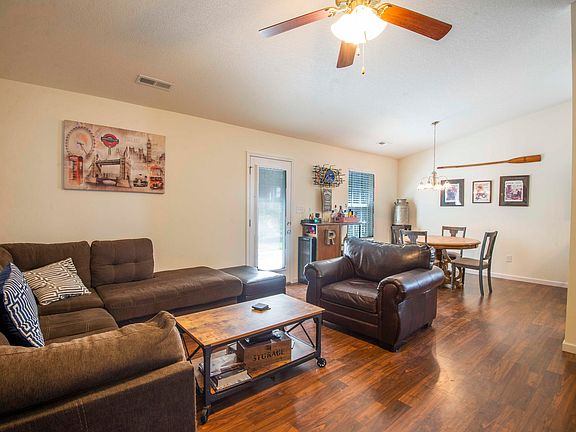 3rd image of 1714 Cove Oak Ln