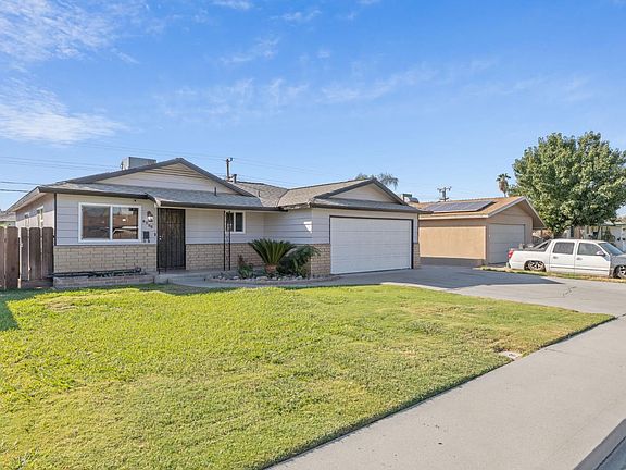 2nd image of 1425 Cypress Ln