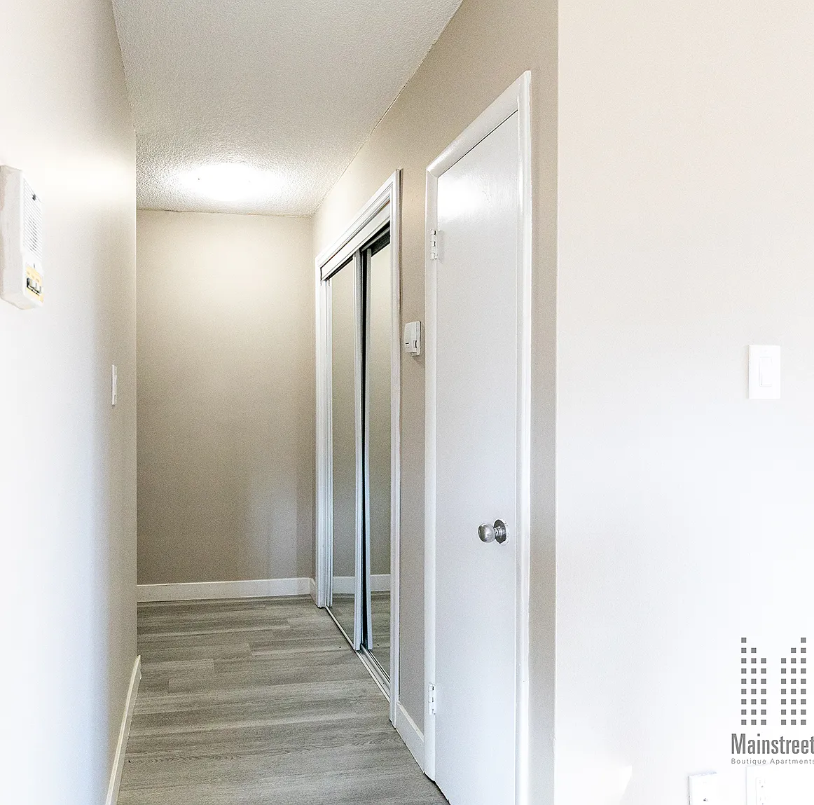 West 17 — Photo 1