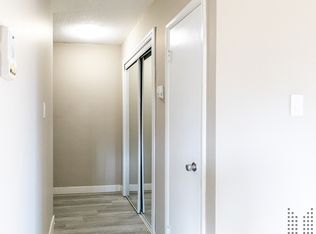 West 17, Calgary, AB T2T 4M3