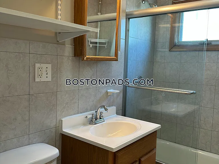 23 Renfrew St #1 — Photo 6