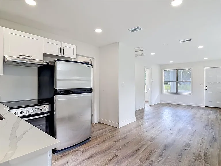234 N Adams St — Photo 11