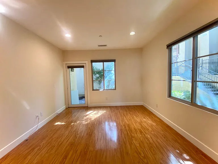 559 Palo Verde Cmns — Photo 15