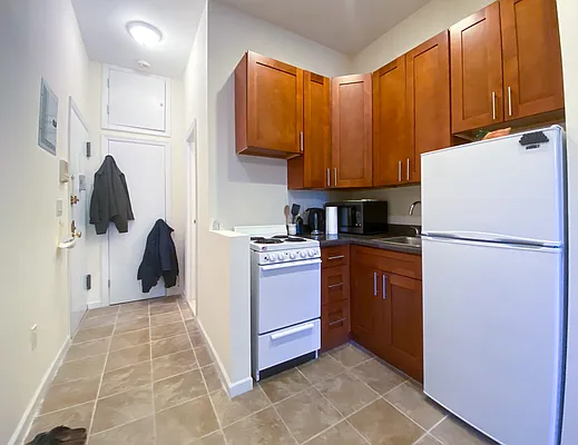 Rented by City Connections Realty | media 26