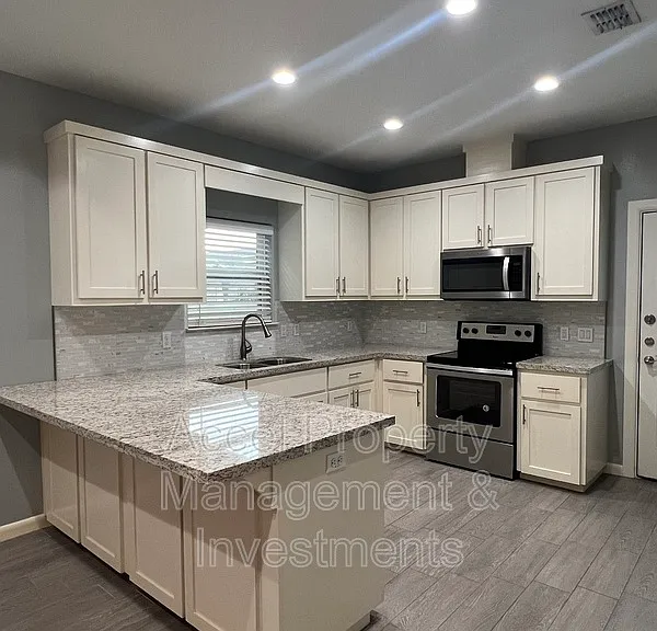 413 Downing Ave #2 — Photo 9