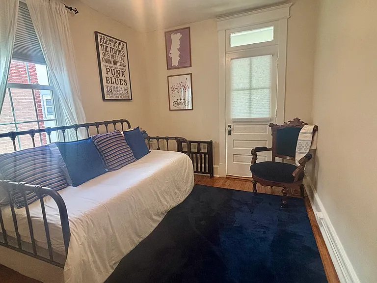 613 Girard St NE — Photo 12