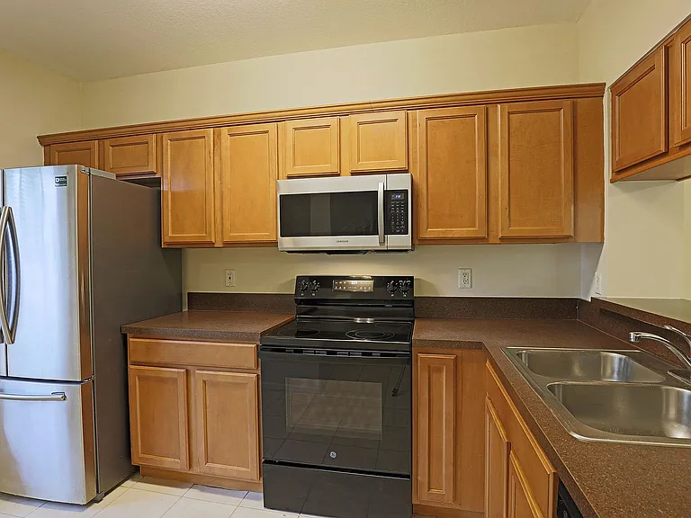 8205 Pacific Beach Dr — Photo 3