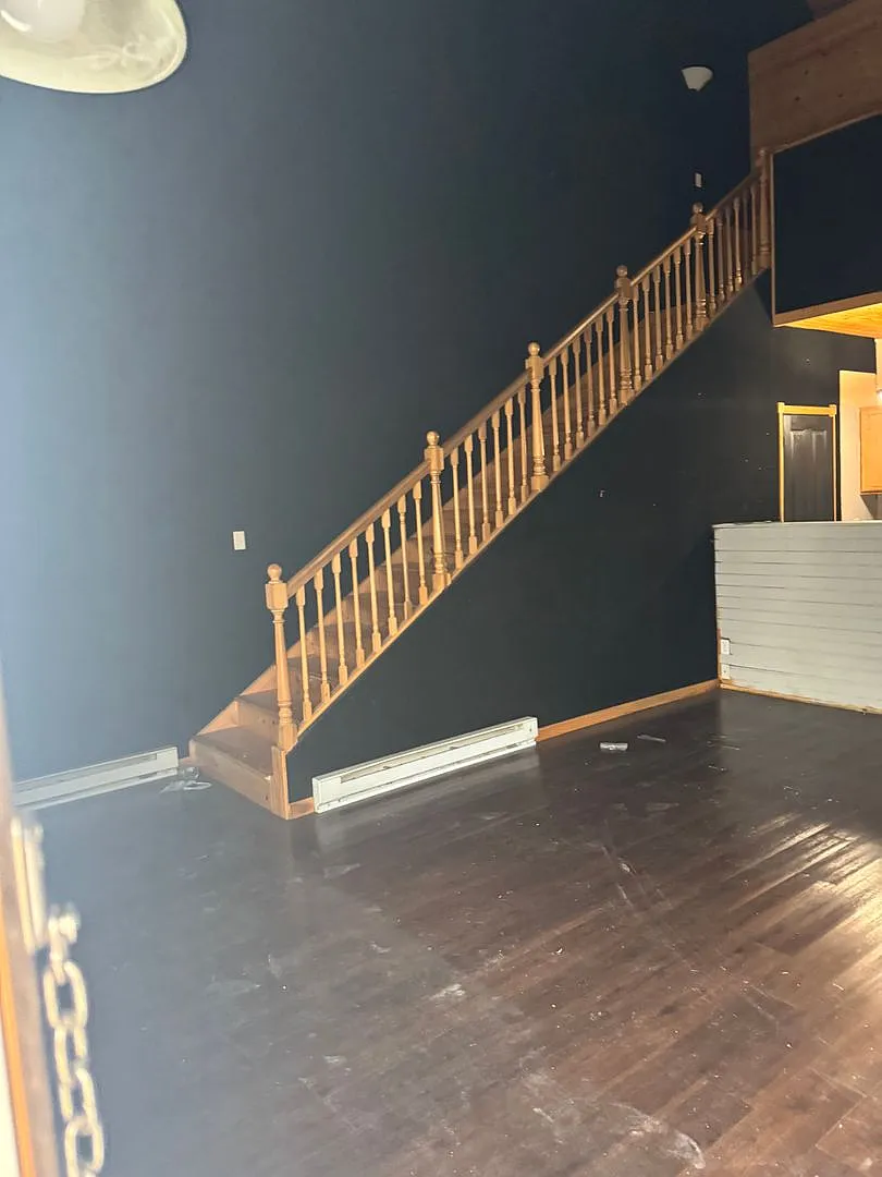 Flex space available! — Photo 1