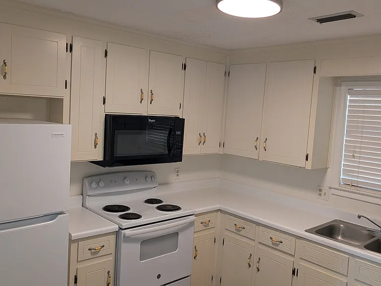 107 E Fontana Cir — Photo 9