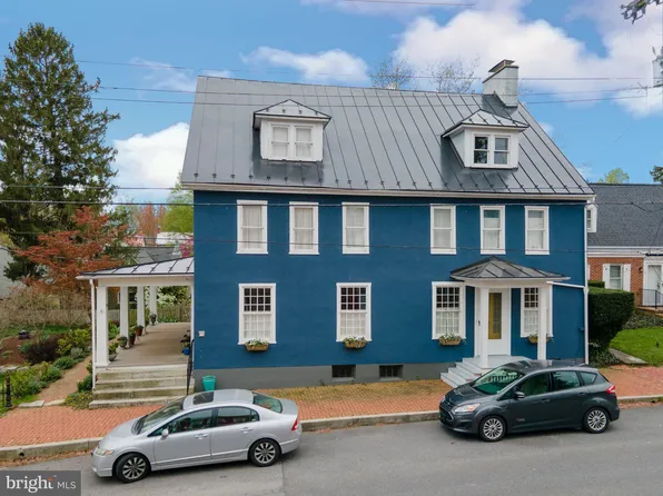 214 W German St, Shepherdstown, WV 25443
