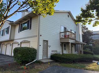 5513 Barclay Ct, Clarendon Hills, IL 60514