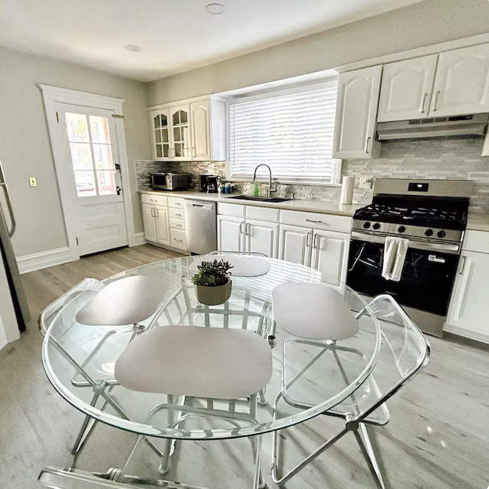 2 bed, 860 sqft, $4,600 — Photo 2