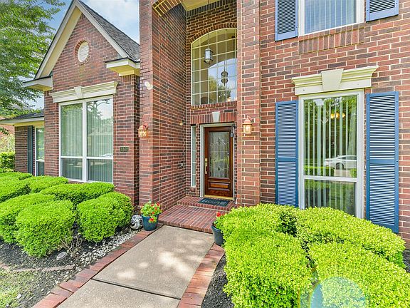 5th image of 4302 Island Hills Dr
