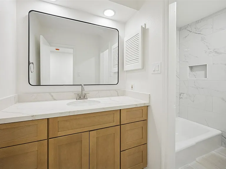 705 Harold St #2 — Photo 14