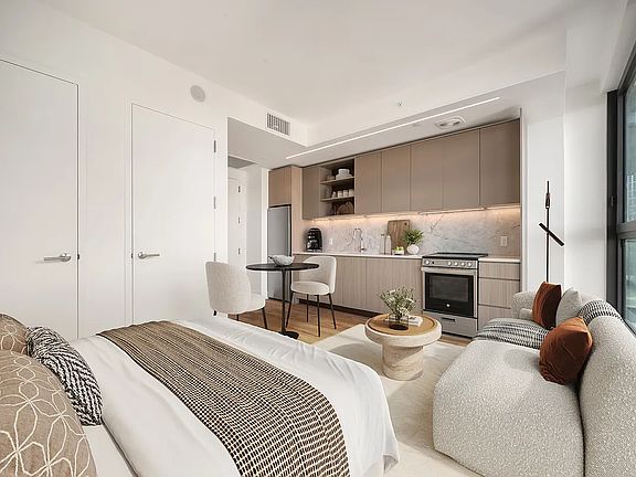 2nd image of 20 Rockwell Pl #1502