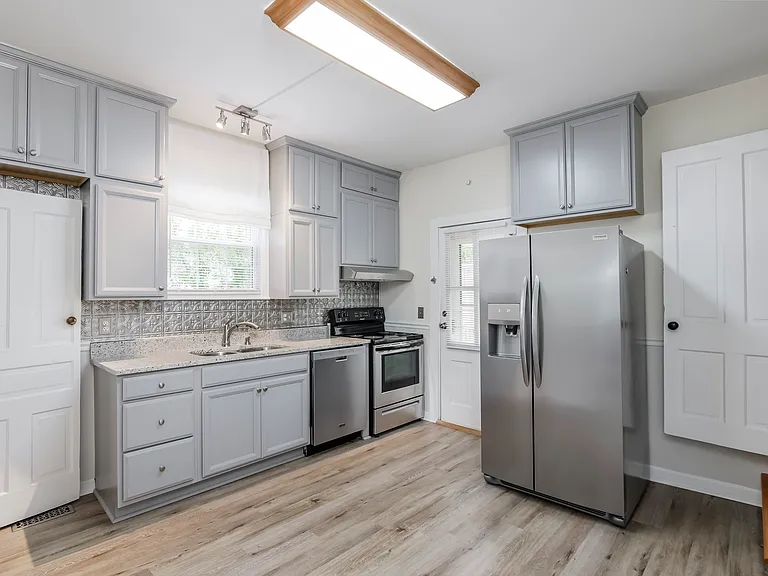 206 Oliver St — Photo 10