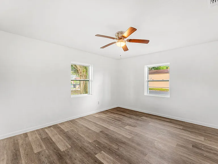405 Dummitt Ave — Photo 7