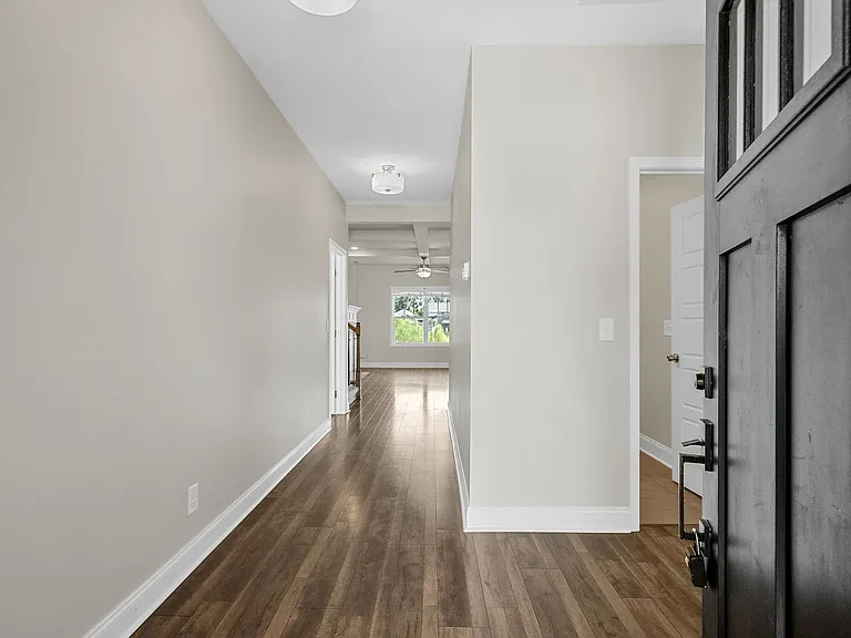 1140 Eagles Bluff Dr — Photo 5