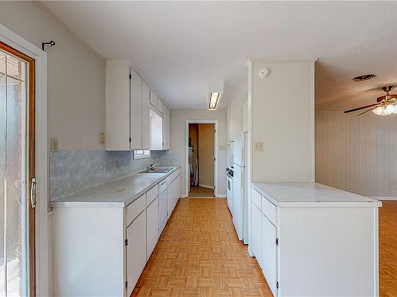 3rd image of 1407 Lawyer St