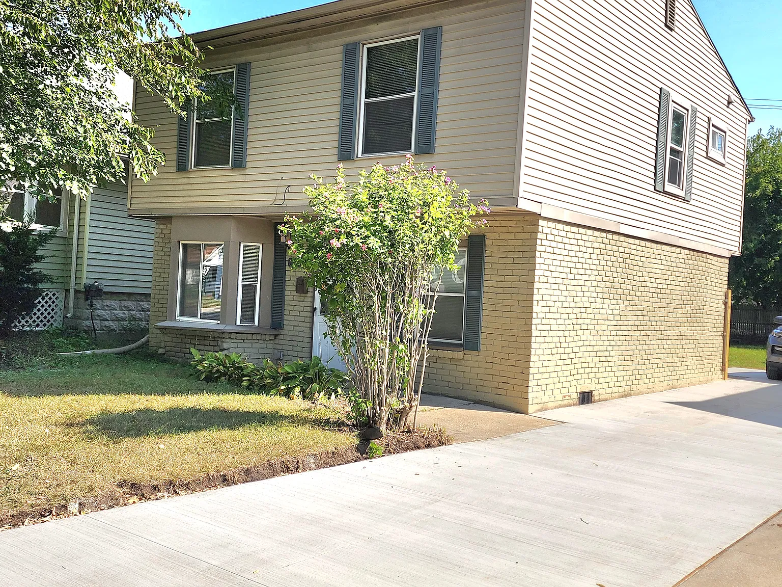 23060 Berdeno Ave — Photo 1