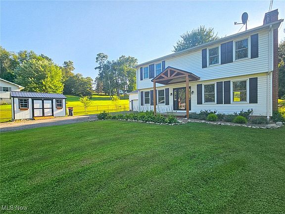 2nd image of 15745 Pineview Dr