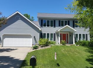 3402 Country Grove Dr, Madison, WI 53719