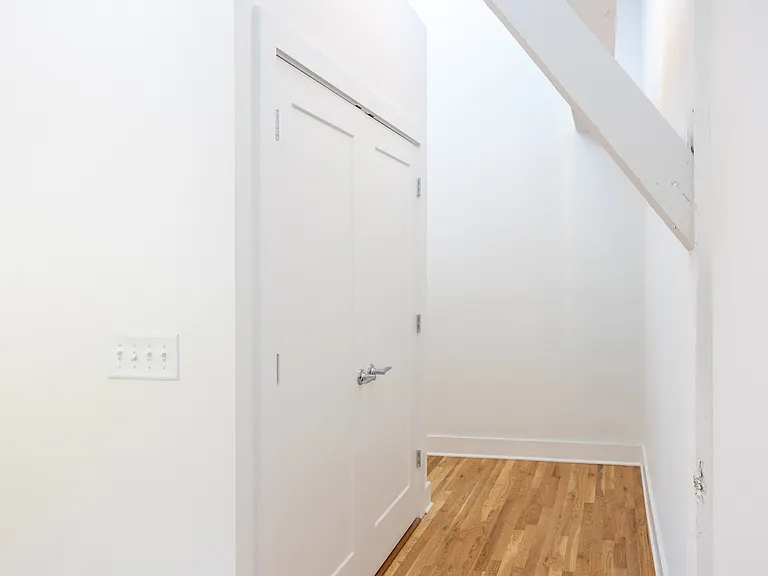 Overton Lofts — Photo 41