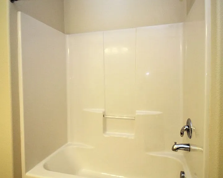 690 NE Adwick Dr — Photo 19