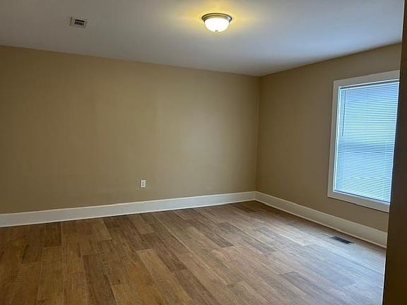 5th image of 2114 W 5th St