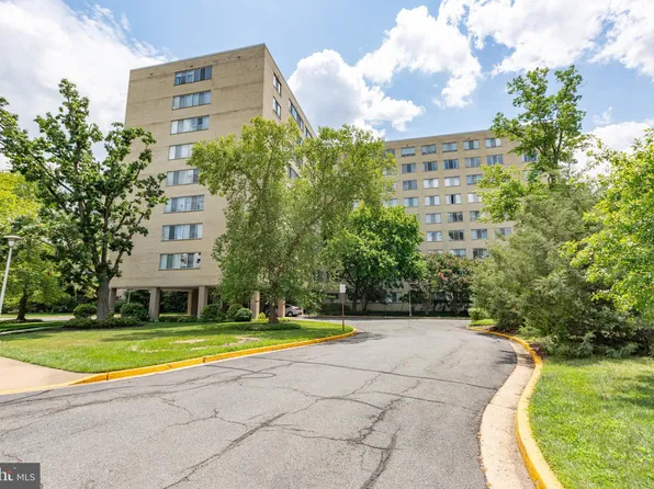 6621 Wakefield Dr APT 807, Alexandria, VA 22307