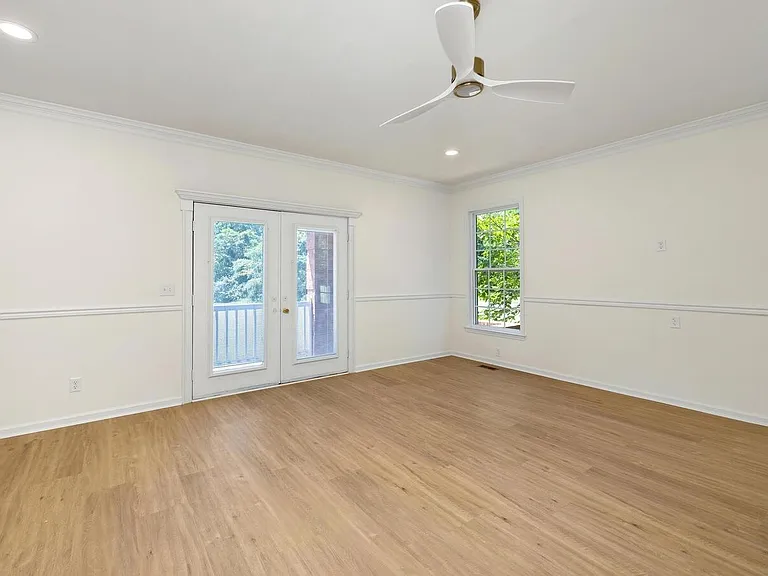 2090-4 Bridge Ct — Photo 12