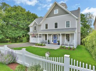 118 Edgewood Ave, Thornwood, NY 10594